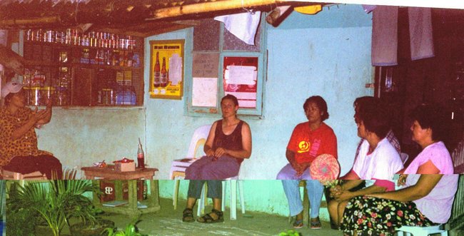 Cristy, Bianca and Nelly conversing  with Barangay Daligan Women.jpg